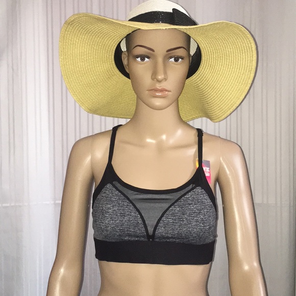 New Victoria's Secret Pink Ultimate Sports Bra - Picture 2 of 8